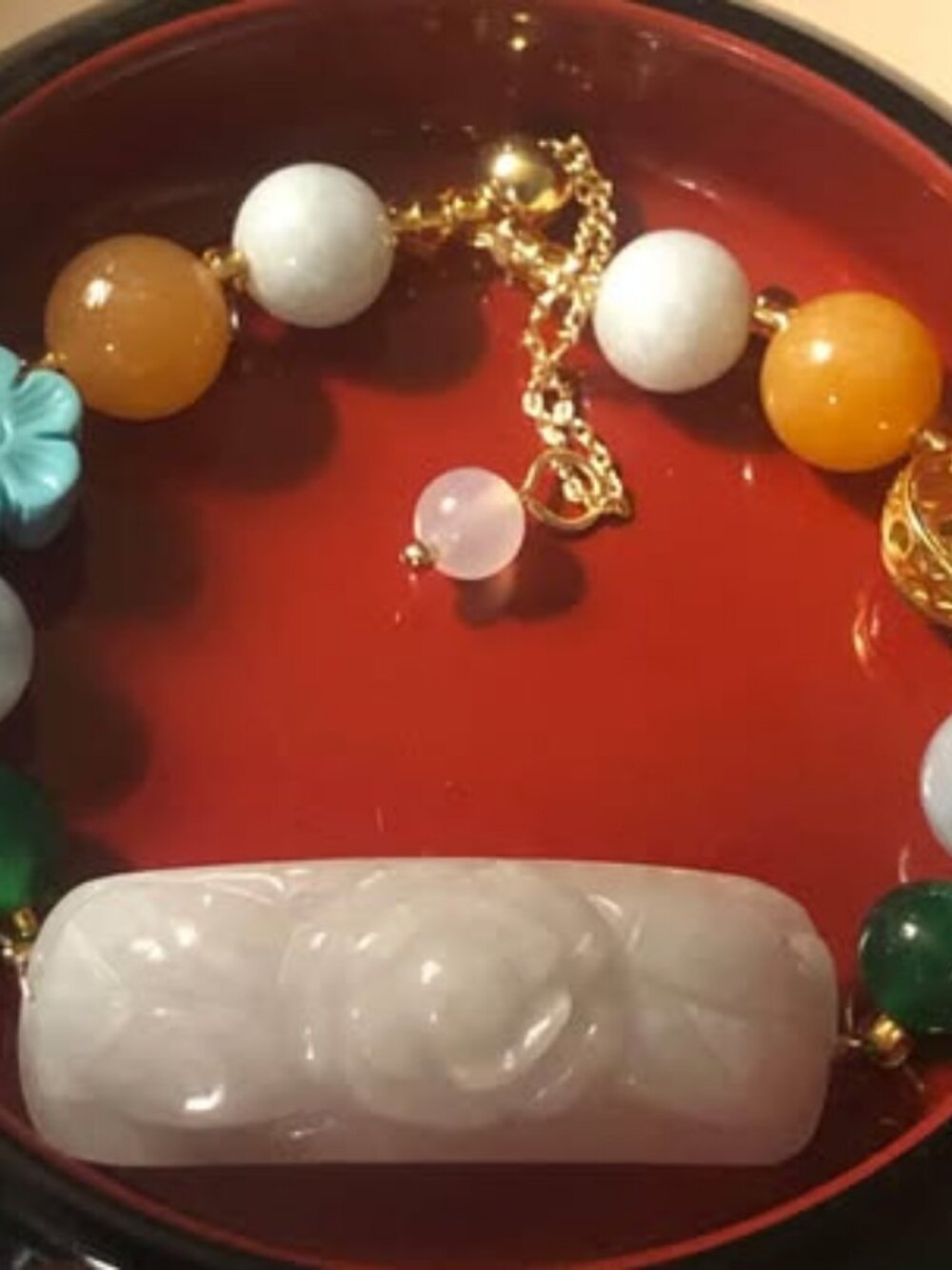 Natural Yellow and Green Jade Beaded Bracelet with Carved Jade Center
